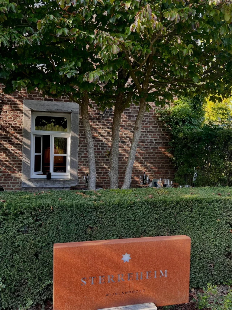 Instagram post from unwined_nl. This post is in position 0.