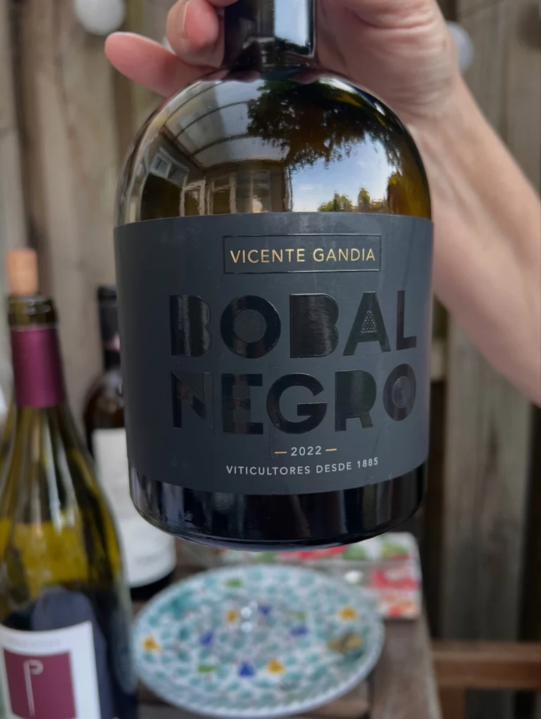 Instagram post from unwined_nl. This post is in position 2.